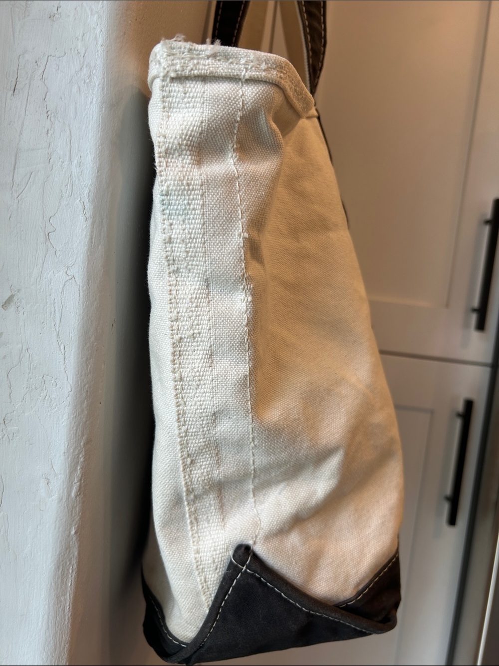 LL Bean Large Zip Top Boat Tote with black trim - Picture 4 of 10